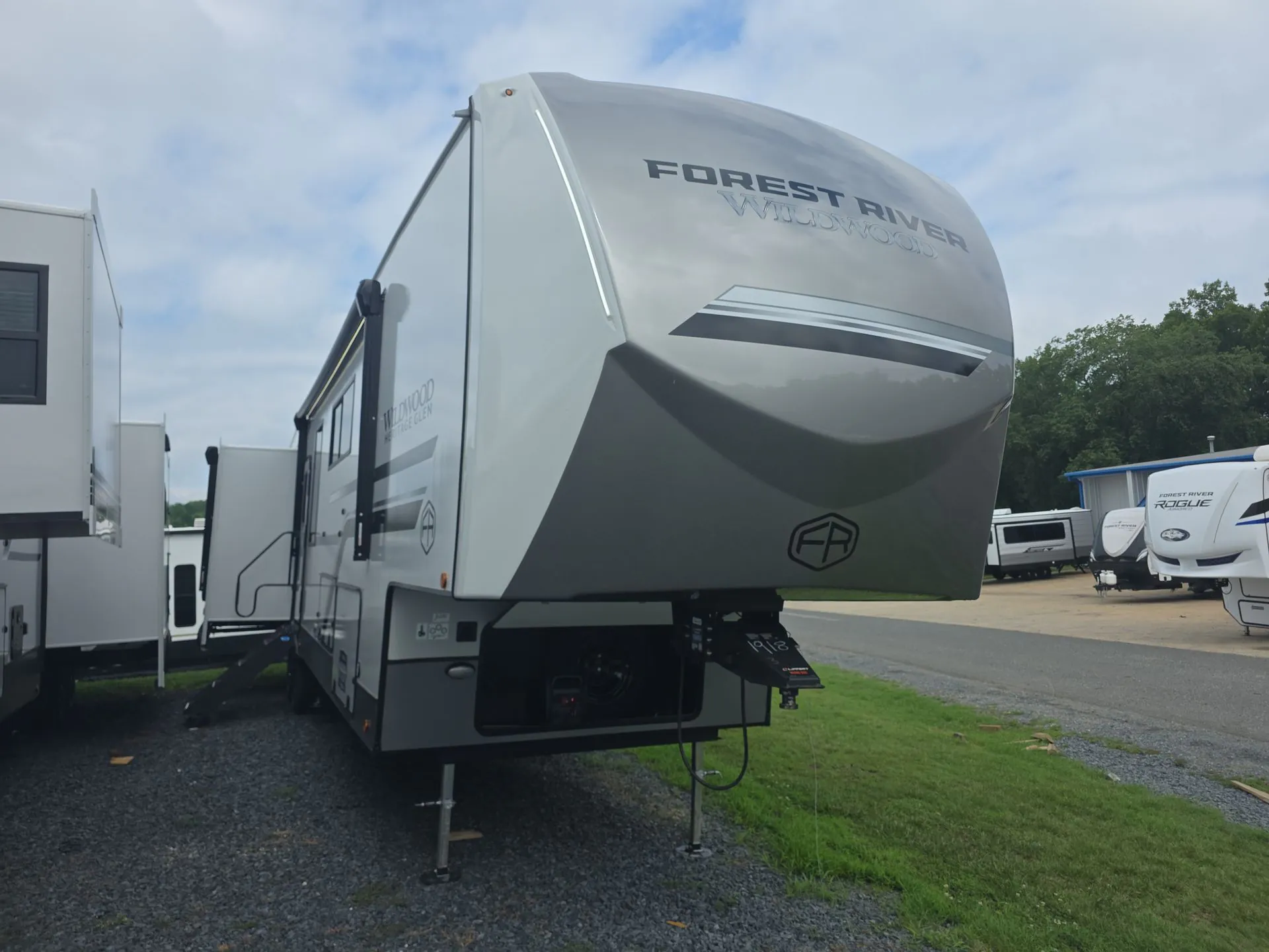 2027 Forest River Wildwood Heritage Glen 380WDR