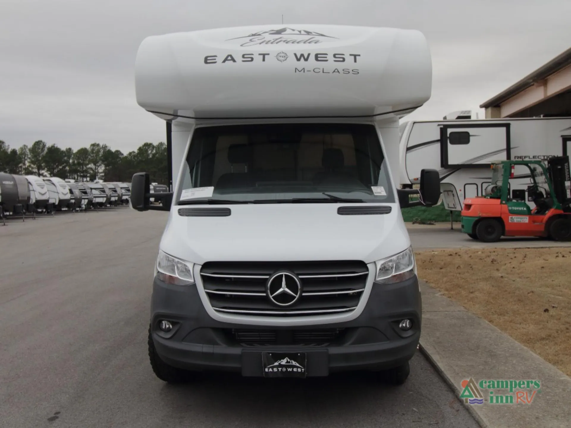 2024 East to West Entrada 24RL - Photo 3