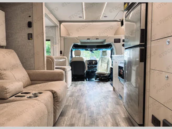 2027 Tiffin Wayfarer 25 RW - Photo 3