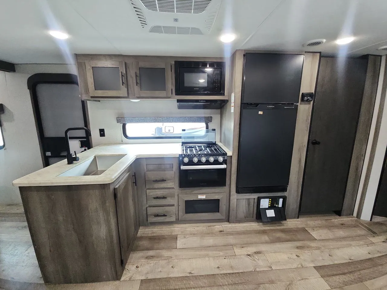 2021 K-Z Sportsmen SE 261BHKSE - Photo 4