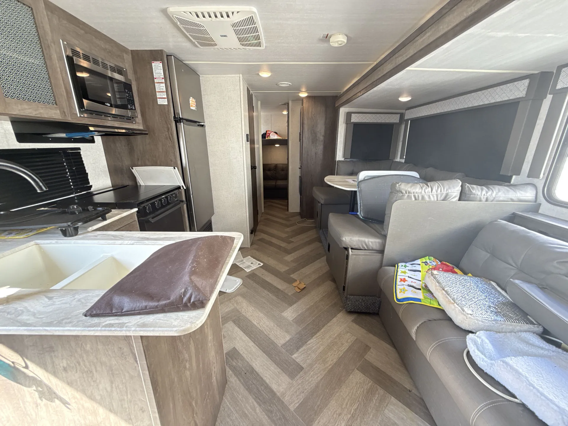 2020 Forest River Wildwood X-Lite 273QBXL — living area main