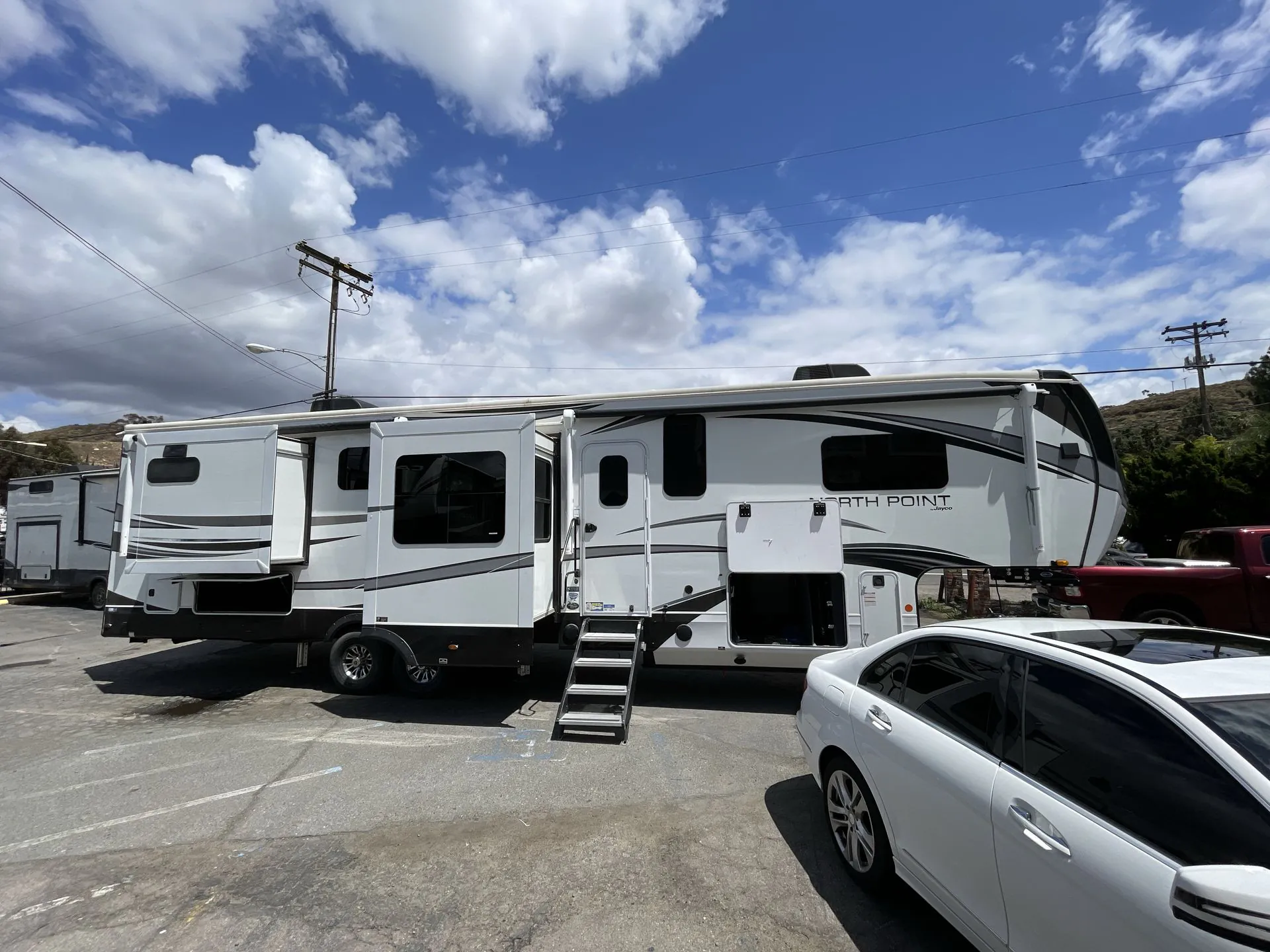 2022 Jayco North Point 380RKGS - Photo 2