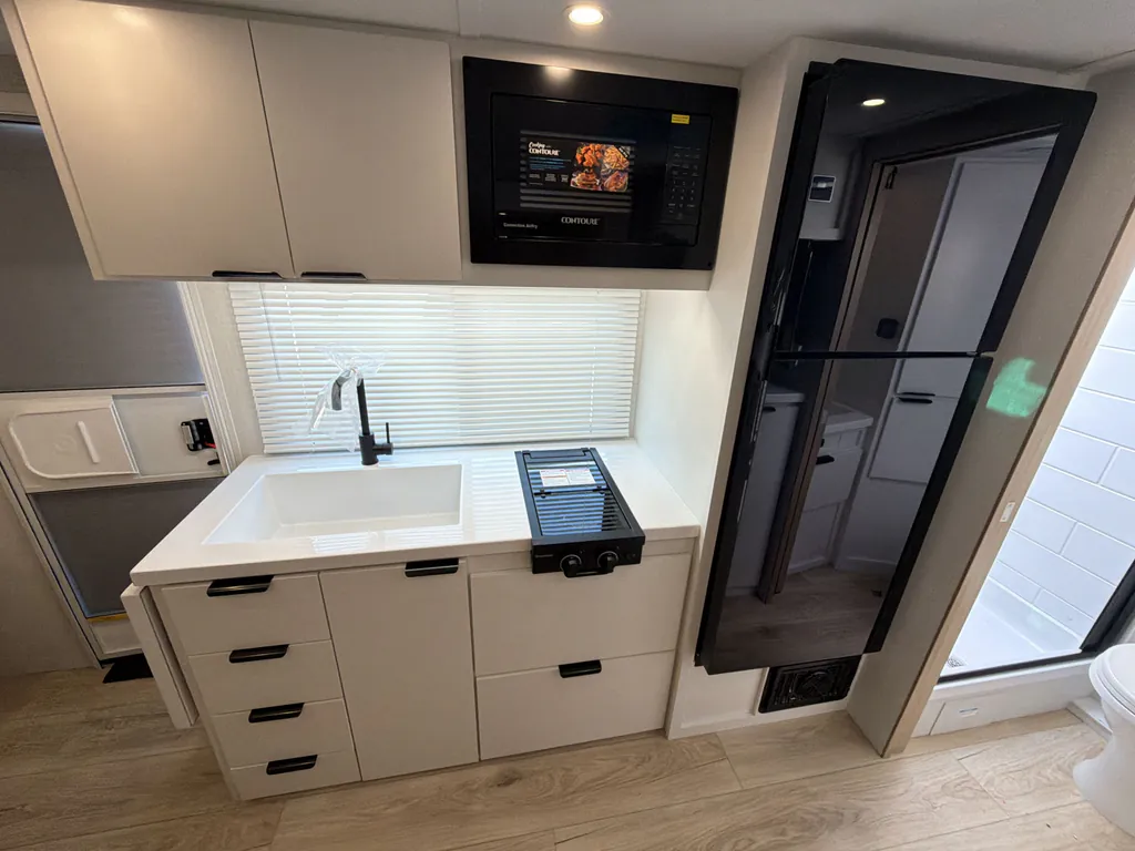 2027 Winnebago Micro Minnie 2108DS, Photos photo 2