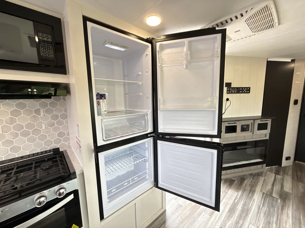 2025 Jayco Jay Feather 26FK, Photos photo 8