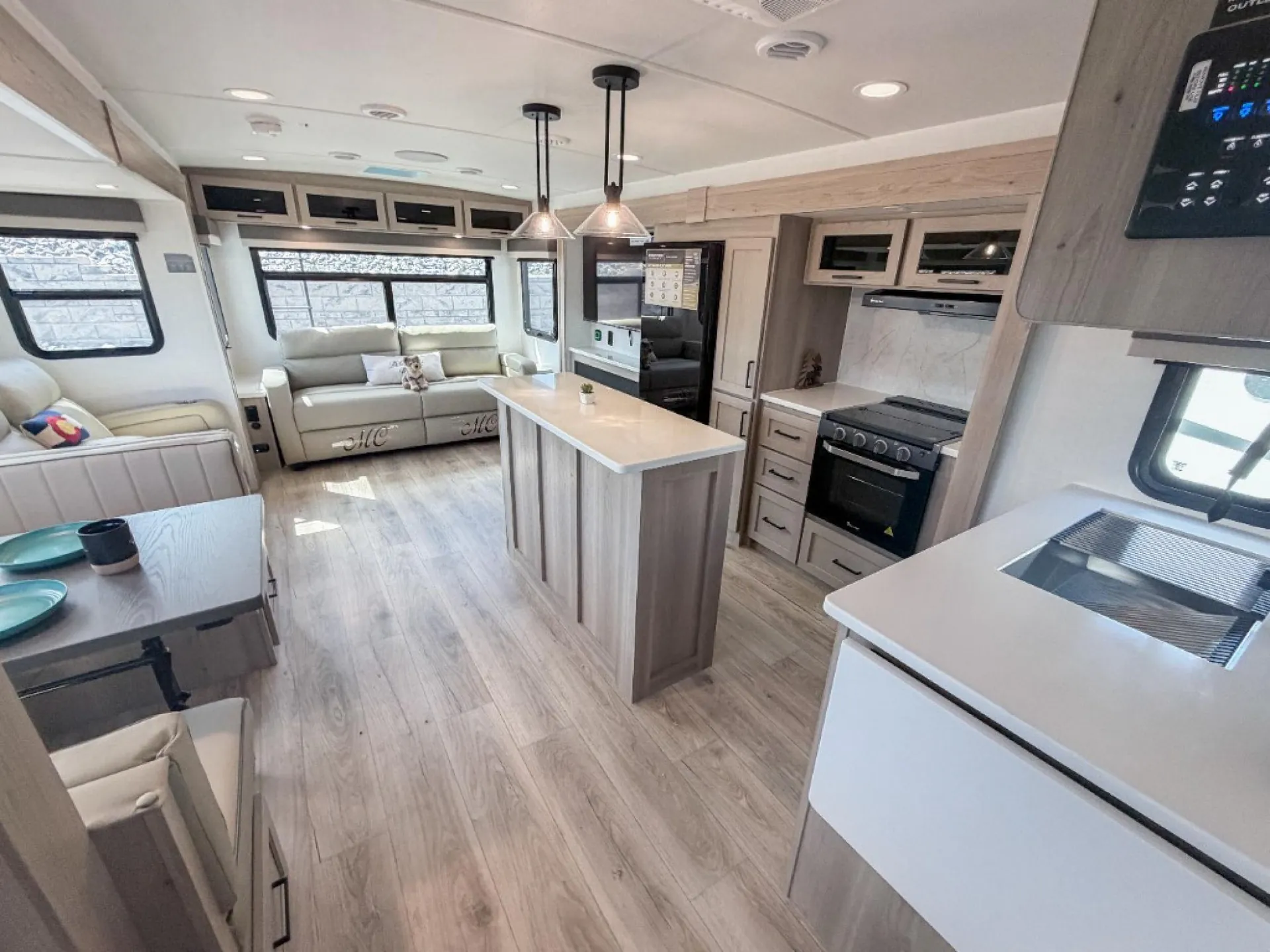 2026 Forest River Rockwood Ultra Lite 2906RL - Photo 3