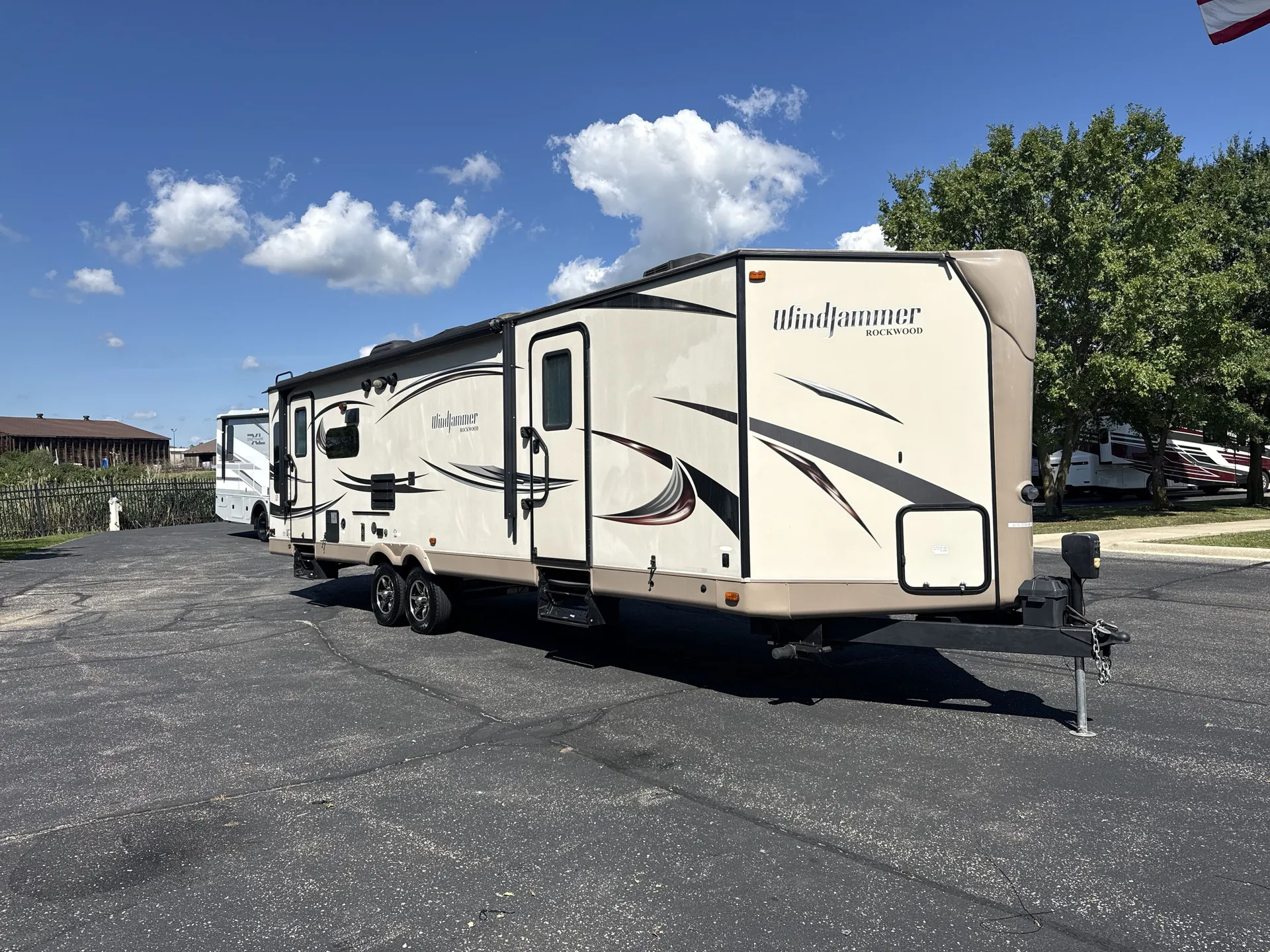 2015 Forest River Rockwood Windjammer 3001W - Photo 2