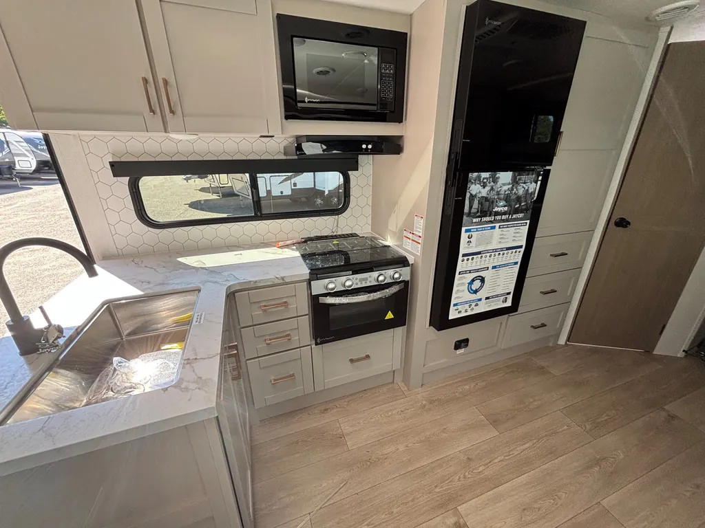 2027 Jayco Jay Feather 29BHB, Photos photo 8