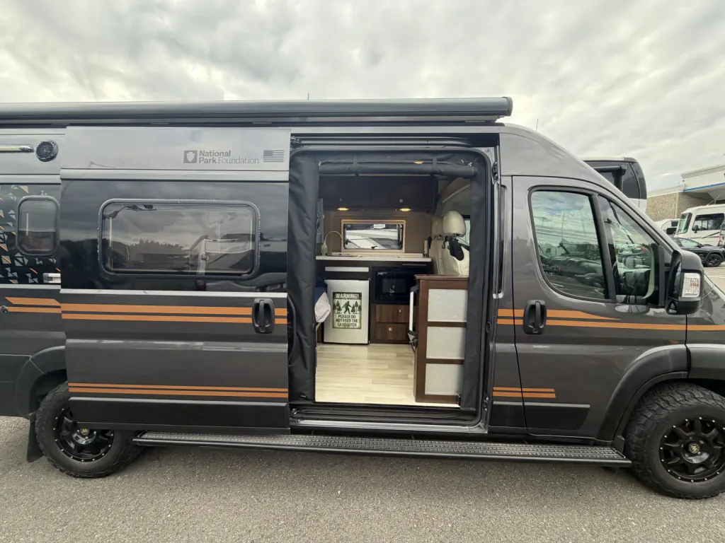 2020 Winnebago Travato 59KL, Photos photo 6