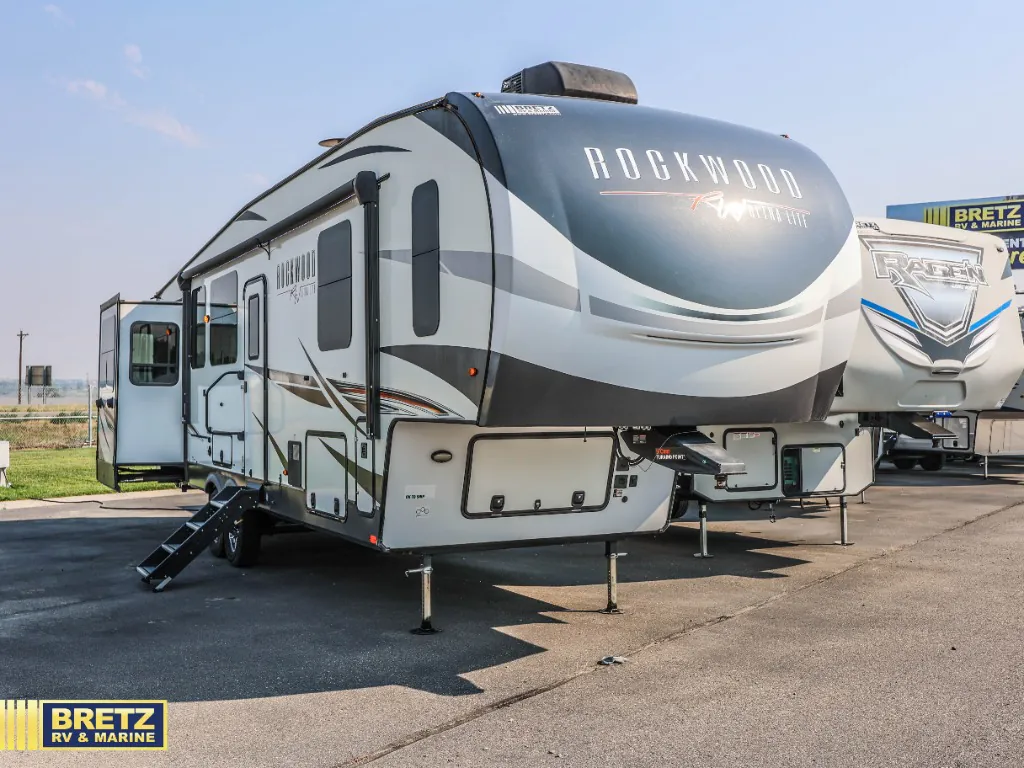 2022 Forest River Rockwood Ultra Lite 2898BS - Photo 2