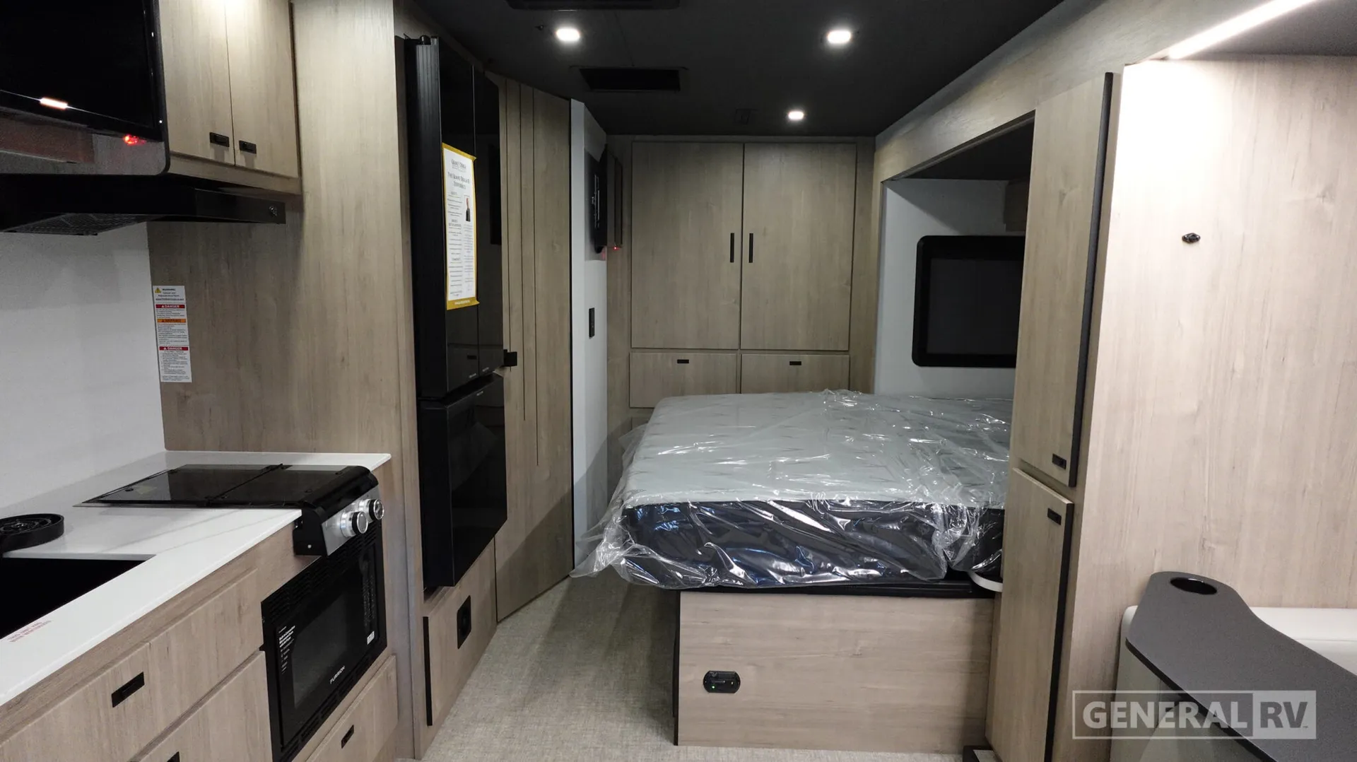 2026 Grand Design Lineage Series M 25FW - Photo 3