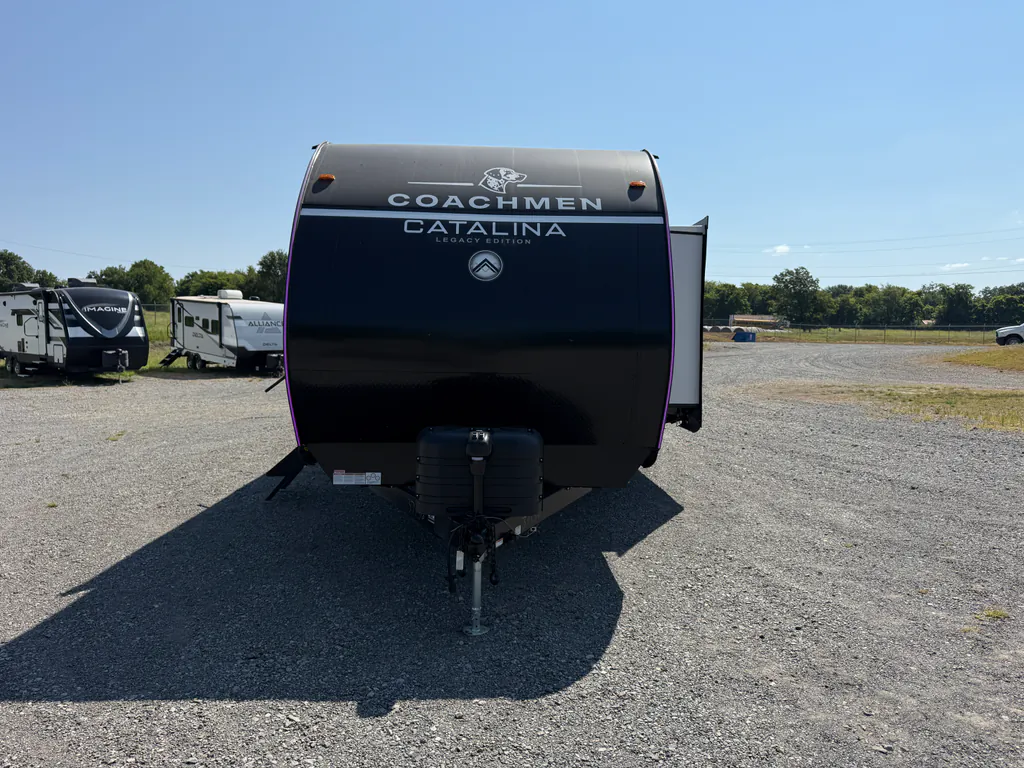 2027 Coachmen Catalina Legacy Edition 333DBDSCK, Photos photo 2