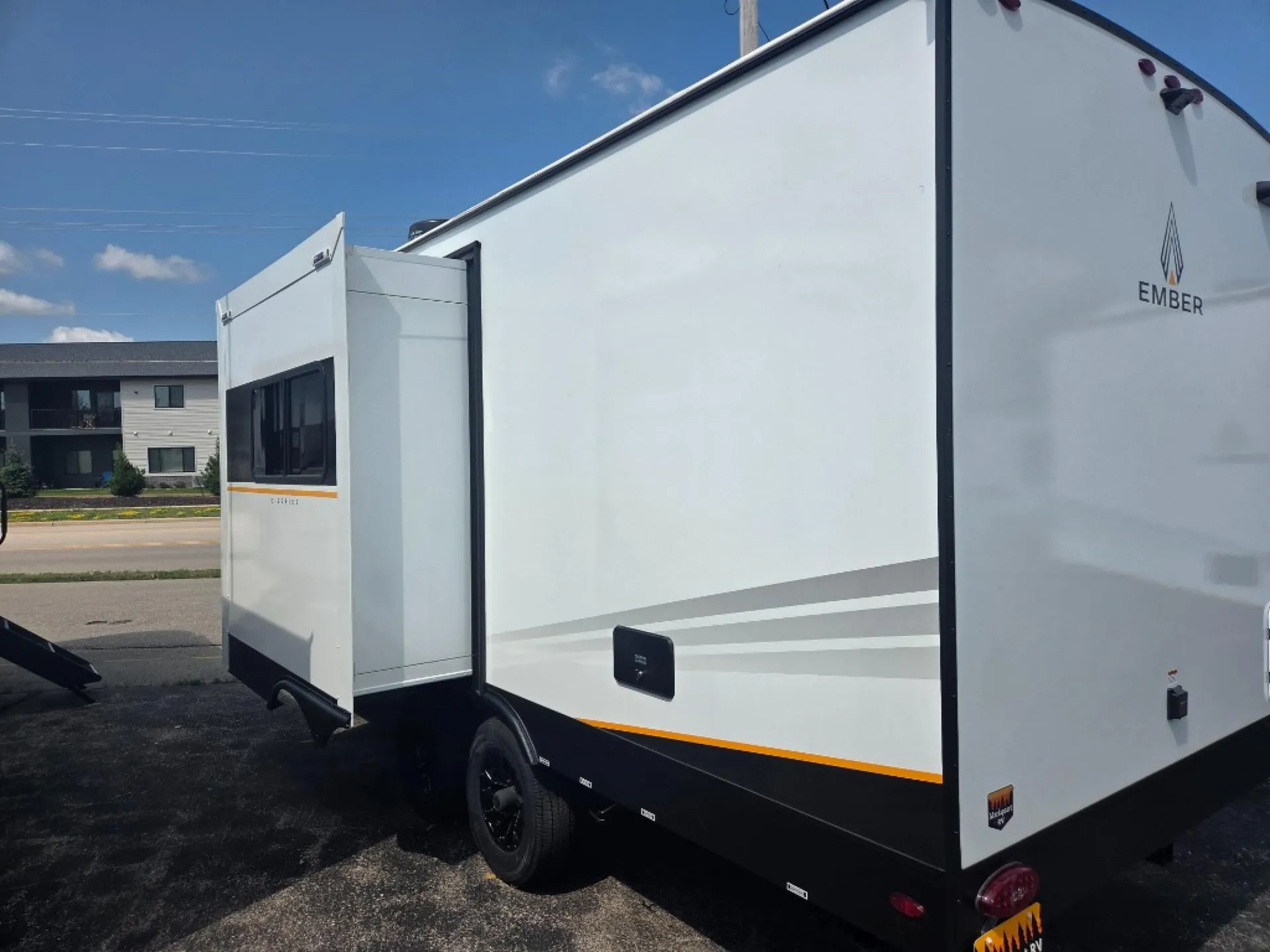 2026 Ember RV E-Series 21RKE - Photo 4