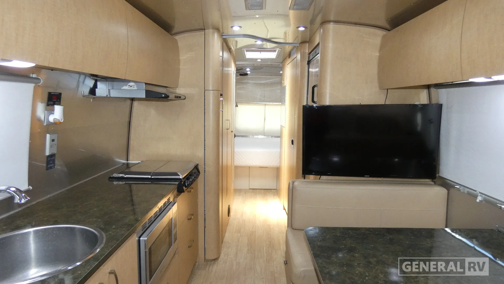 2016 Airstream Flying Cloud 30FB - Photo 3