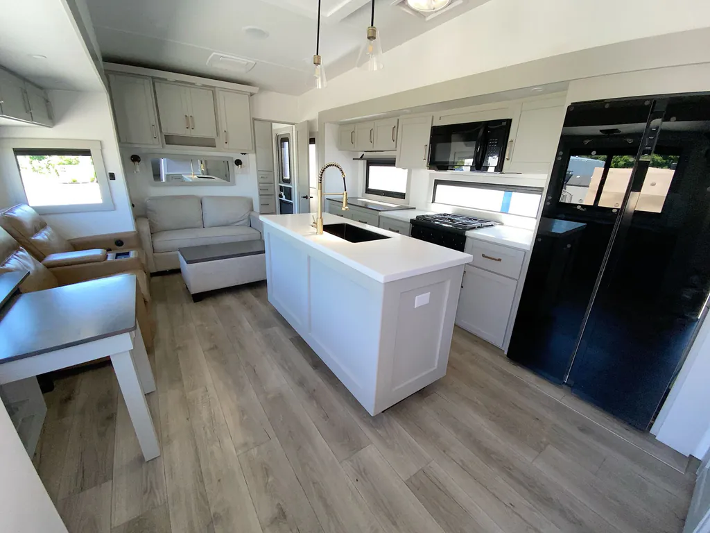 2025 Brinkley Model Z 3515, Photos photo 20