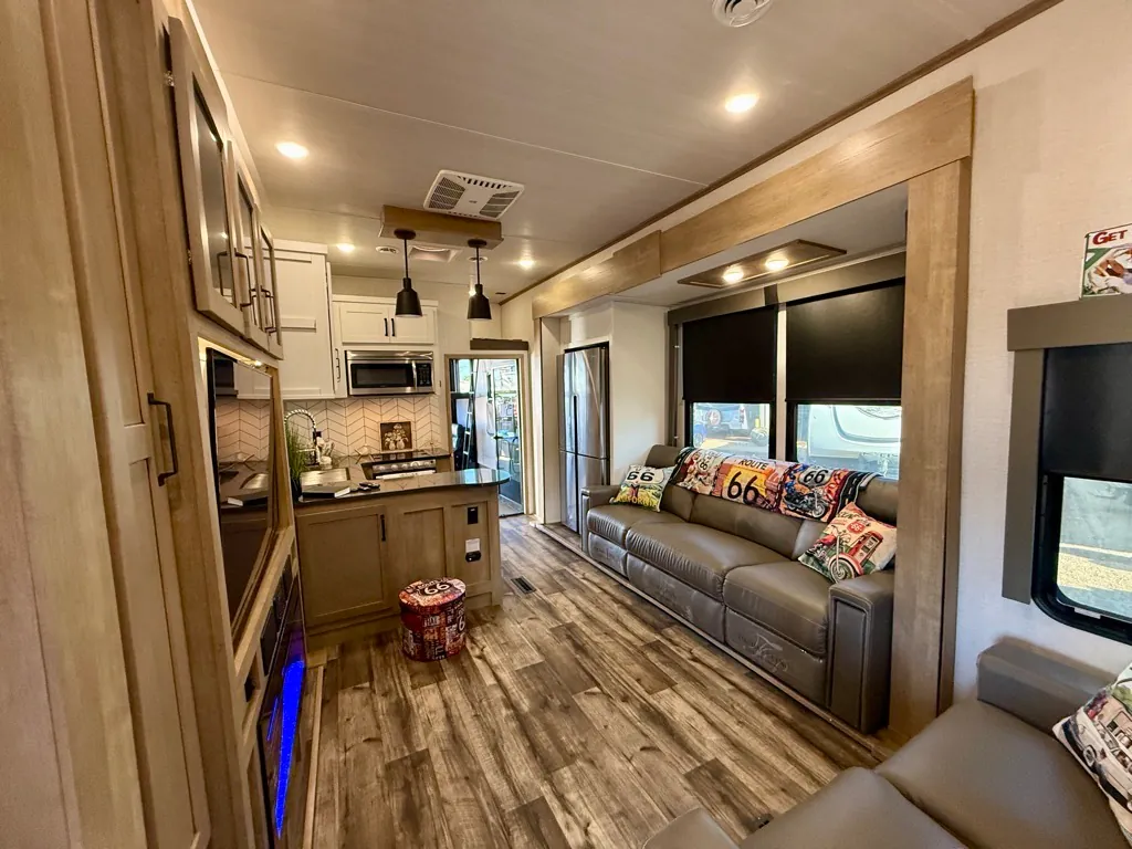 2022 Keystone Raptor 423, Photos photo 58