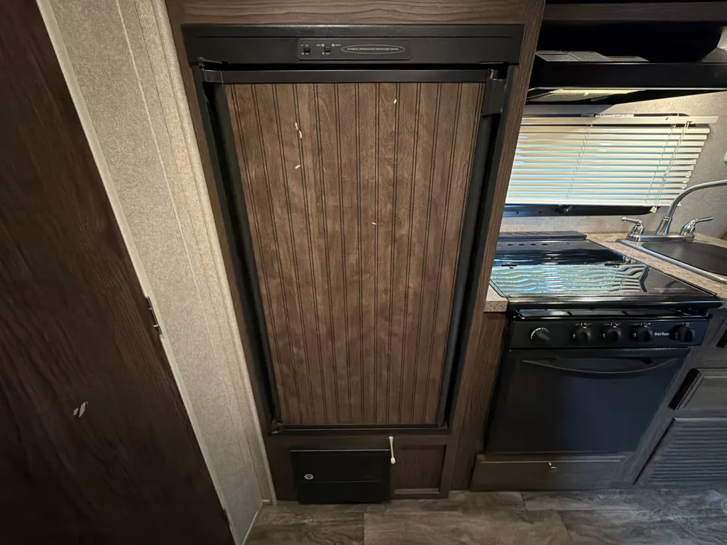 2018 Forest River Flagstaff Micro Lite 19KD, Photos photo 8