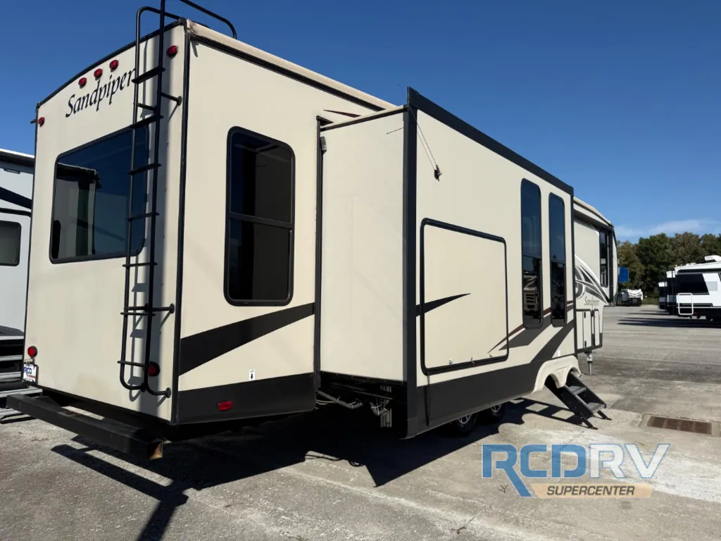 2016 Forest River Sandpiper 35ROK, Photos photo 24