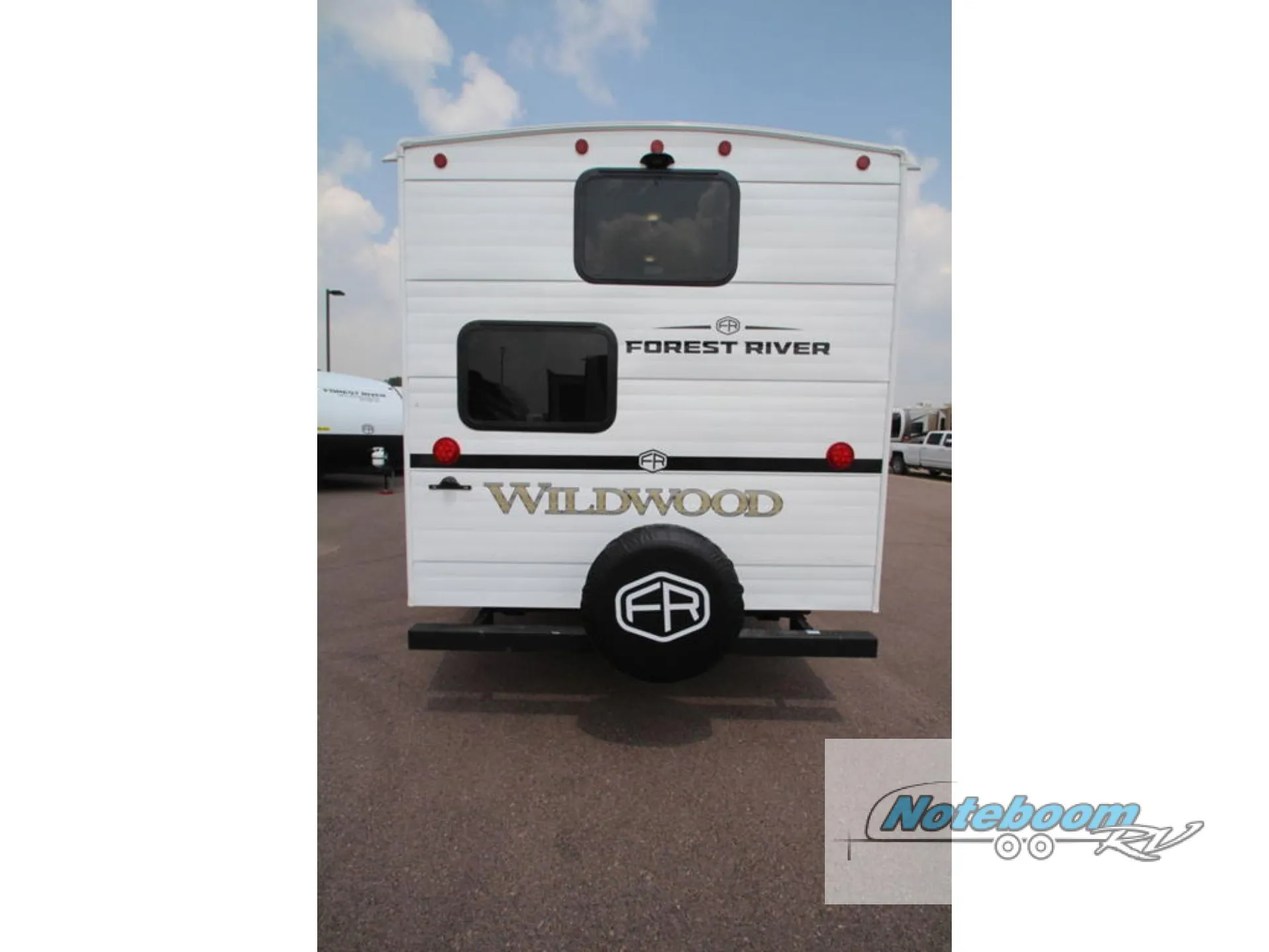 2026 Forest River Wildwood 300ICE — Photo 5