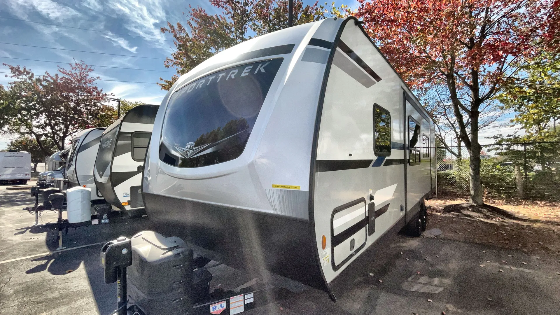 2022 Venture Rv Sporttrek 271VMB - Main photo
