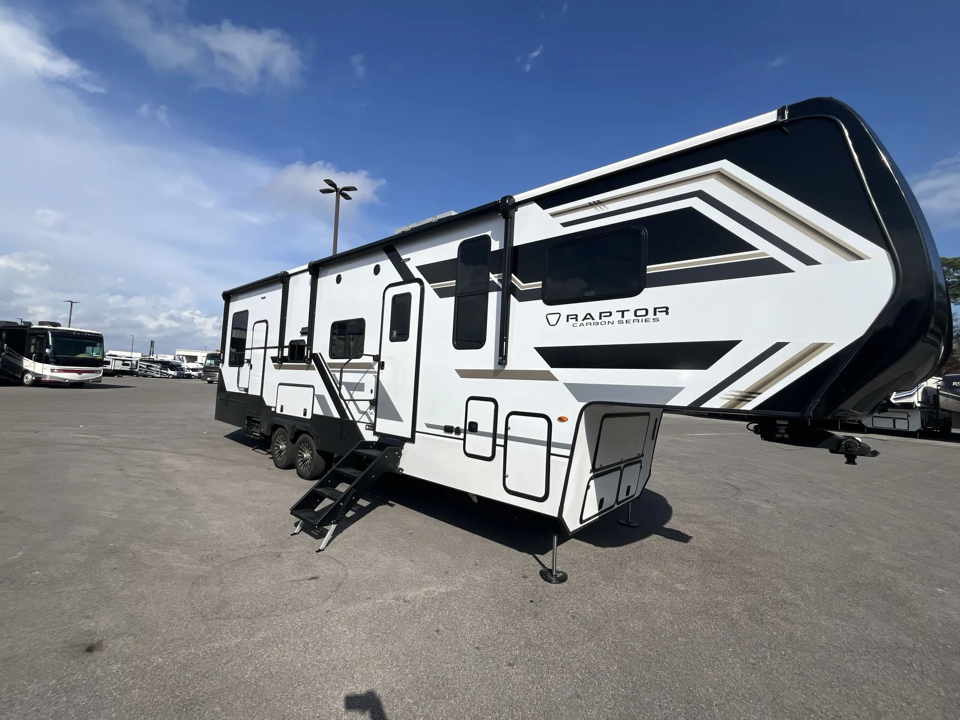 2026 Keystone Carbon 338 - Photo 2