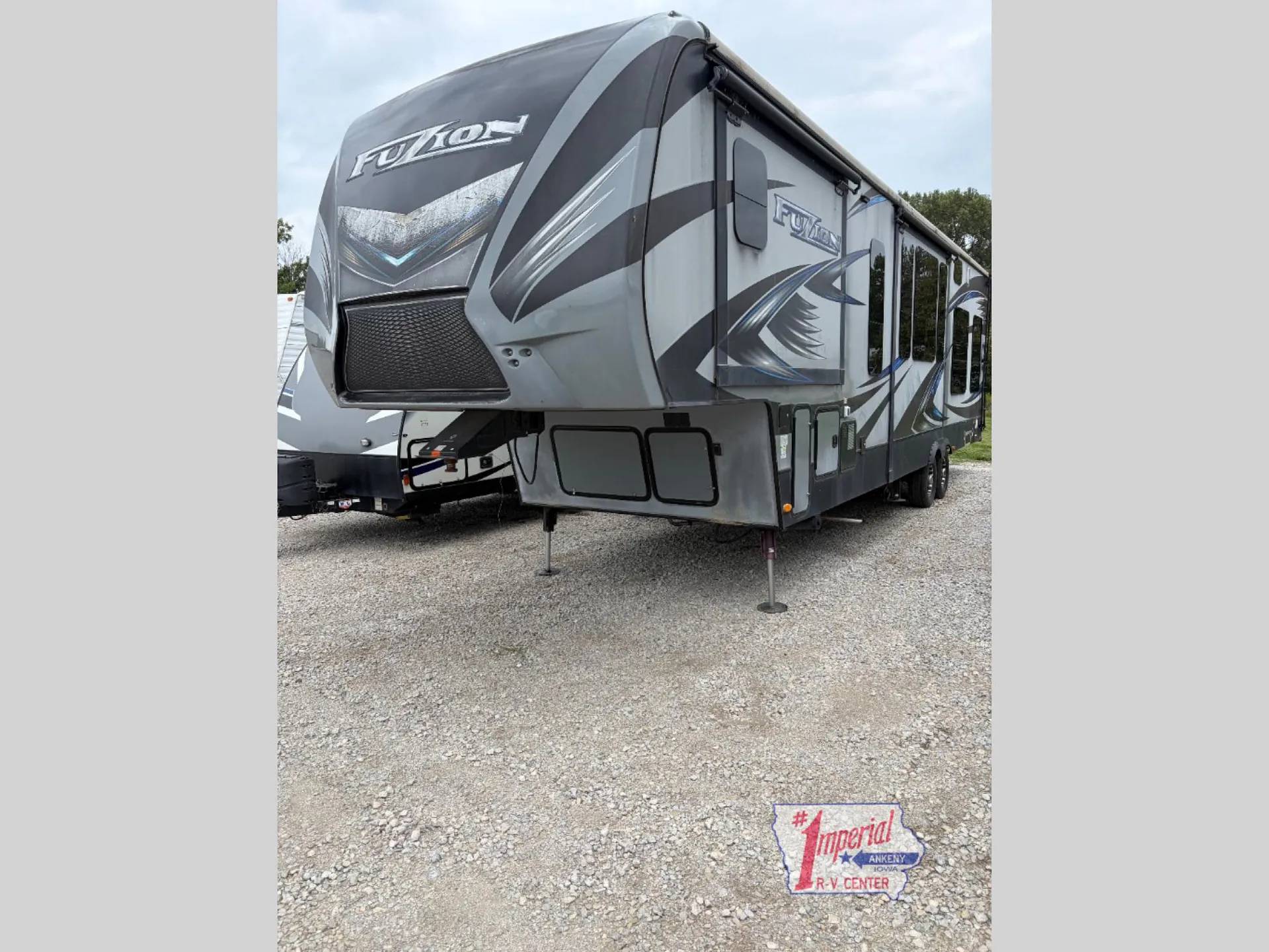 2015 Keystone Fuzion 325 - Photo 3