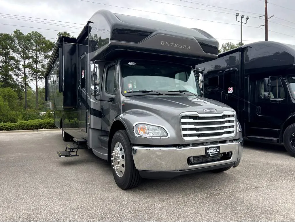 2026 Entegra Coach Accolade 37M - Photo 2