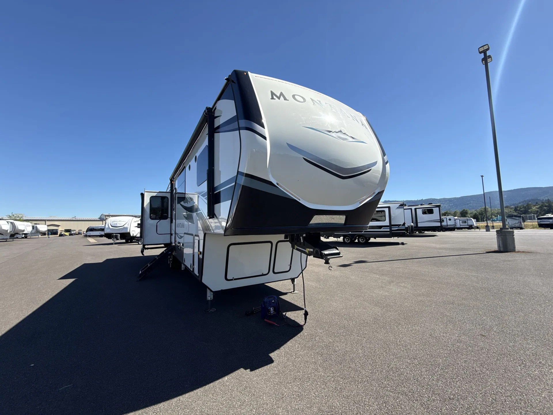2021 Keystone Montana 3812MS - Photo 2