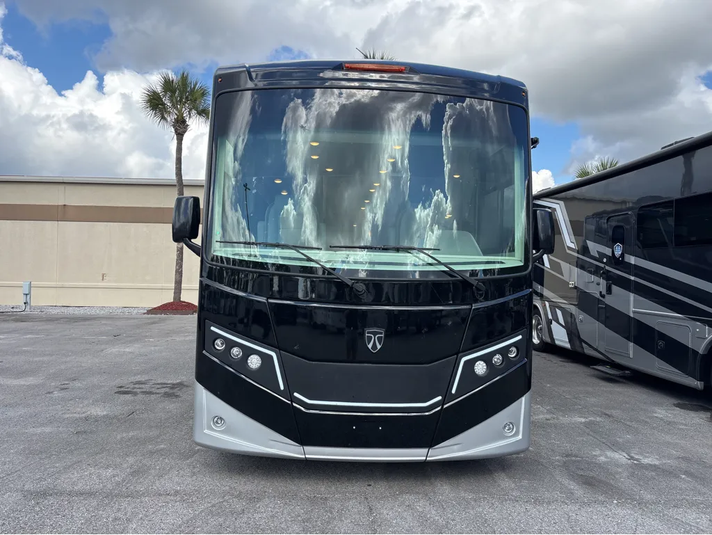 2026 Thor Motor Coach Palazzo GT 33.6 - Photo 3