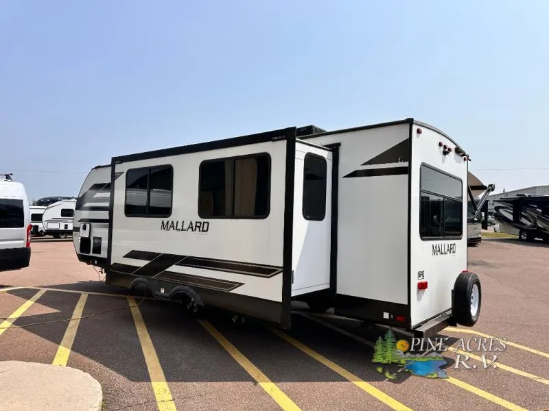 2022 Heartland Mallard Used    27 Rear Living Couples unit - Photo 4