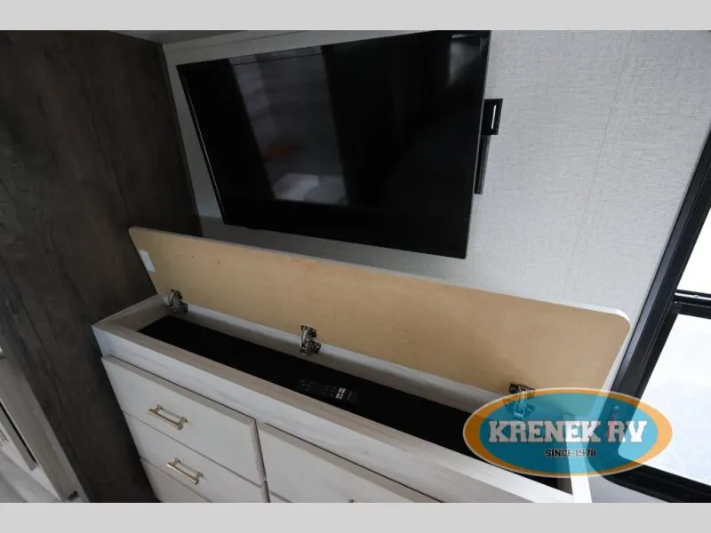 2021 Alliance RV Paradigm 370FB - Photo 3