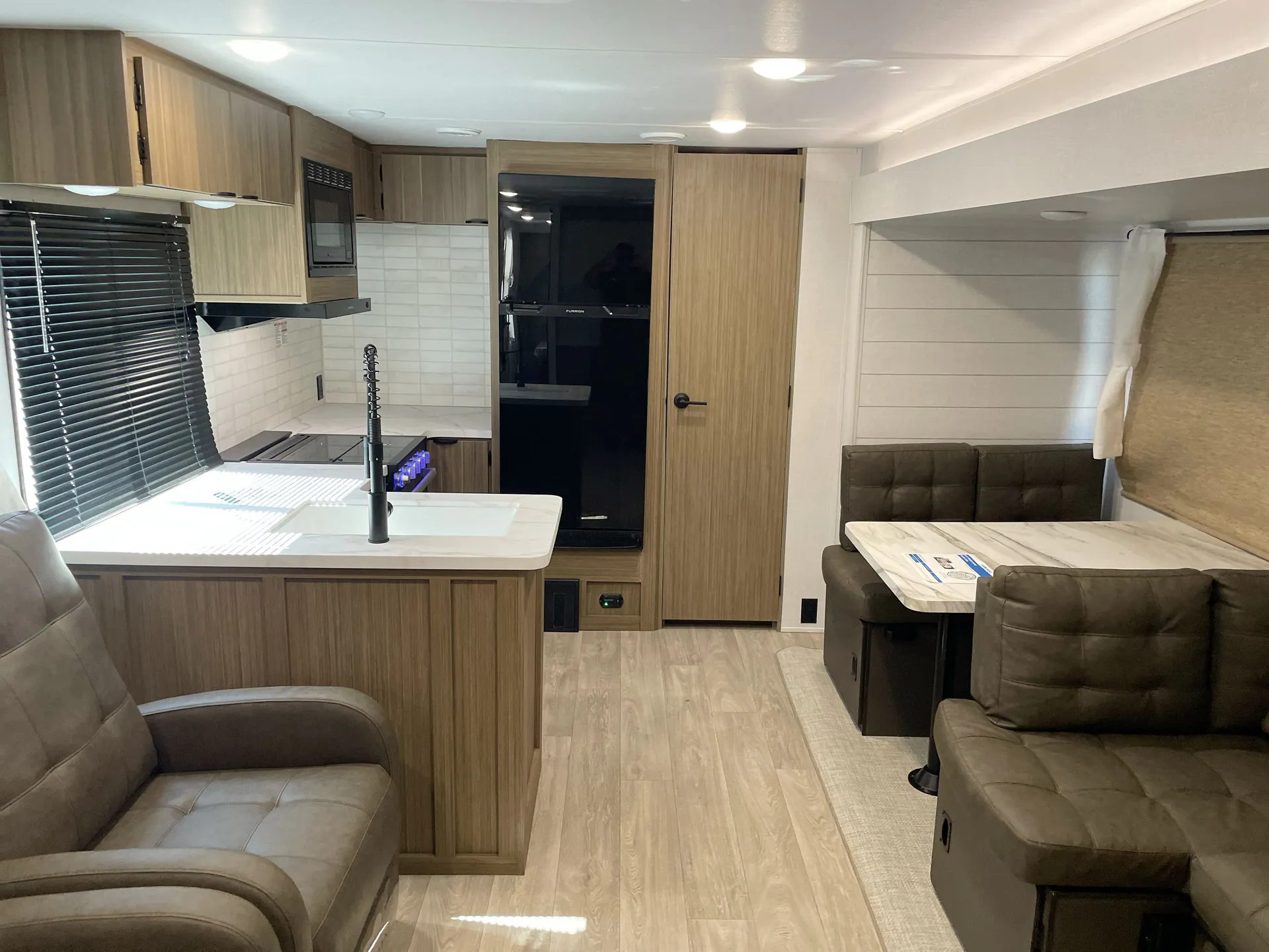 2027 Forest River Salem 27RK — living area main