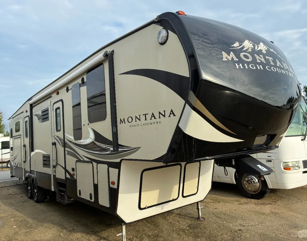 2017 Keystone Montana High Country 362RD - Photo 2