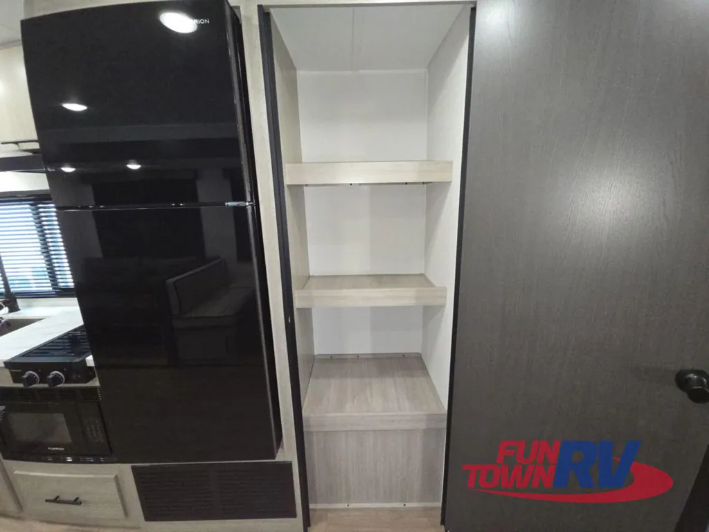 2027 East to West Della Terra 280BH, Photos photo 15