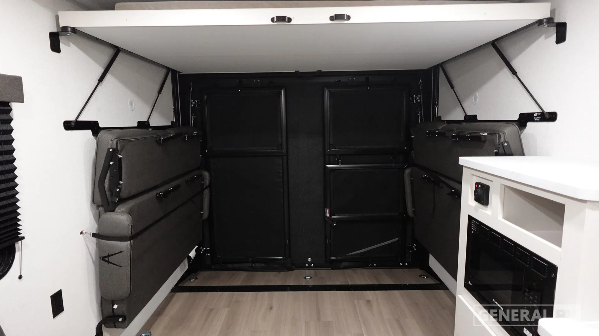 2027 Grand Design Momentum MAV 27MAV - Photo 3