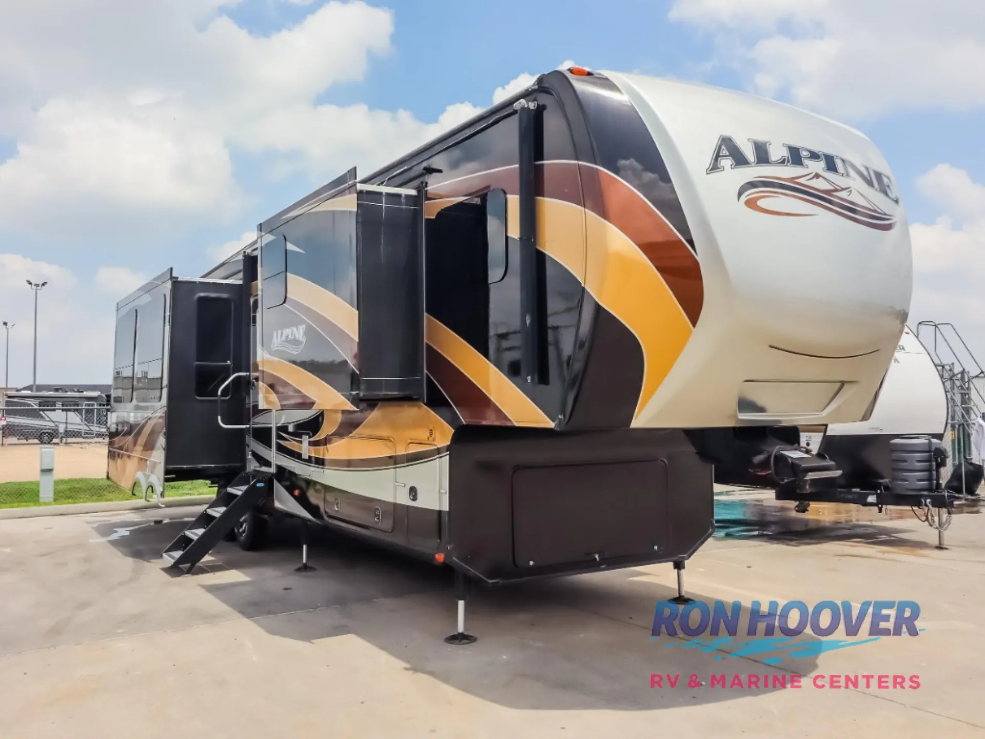 2016 Keystone Alpine 3591RS - Photo 2
