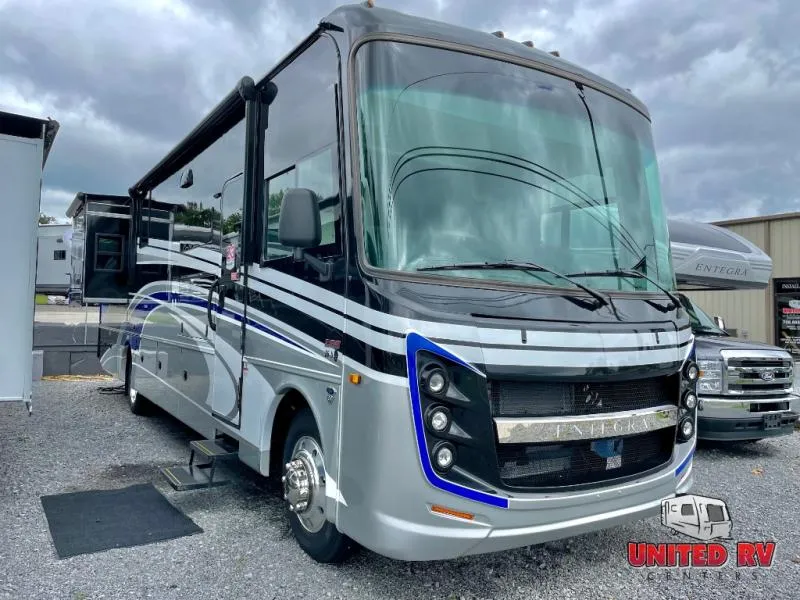 2024 Entegra Coach Emblem 36U - Photo 2