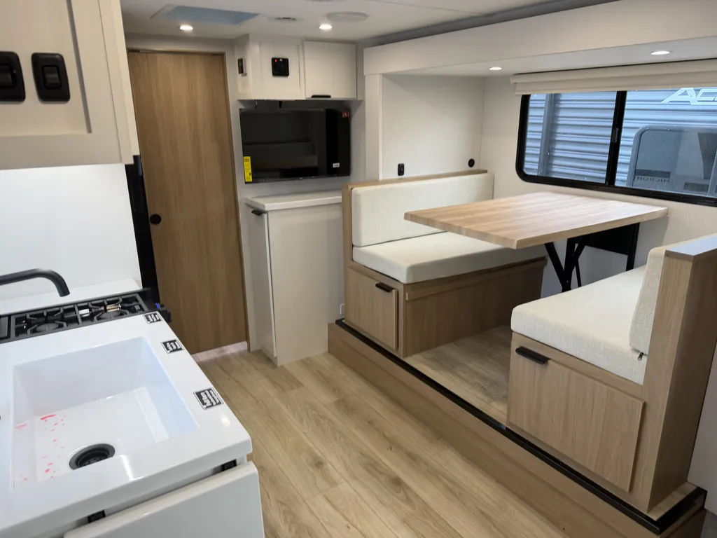 2027 Winnebago Micro Minnie 2108DS, Photos photo 43