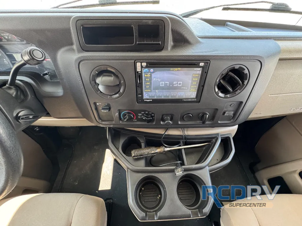 2013 Forest River Sunseeker 2650S, Photos photo 15