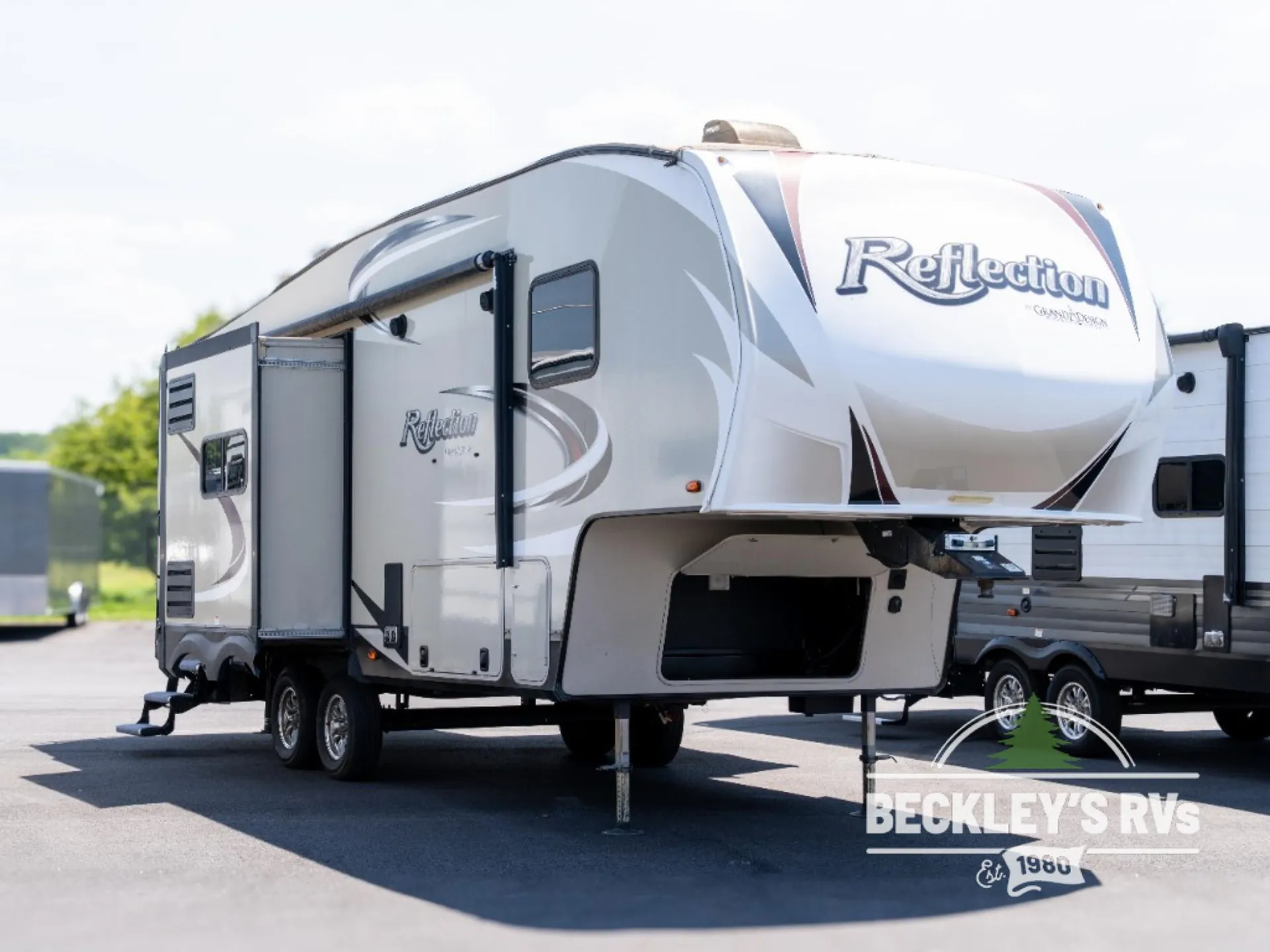 2018 Grand Design Reflection 26RL - Photo 2