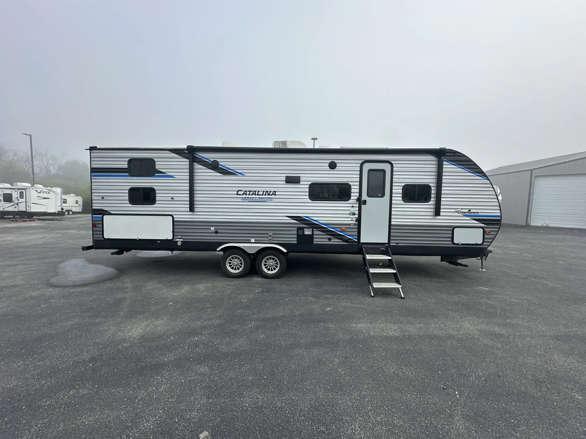 2022 Coachmen Catalina Legacy Edition 293QBCK — living area main