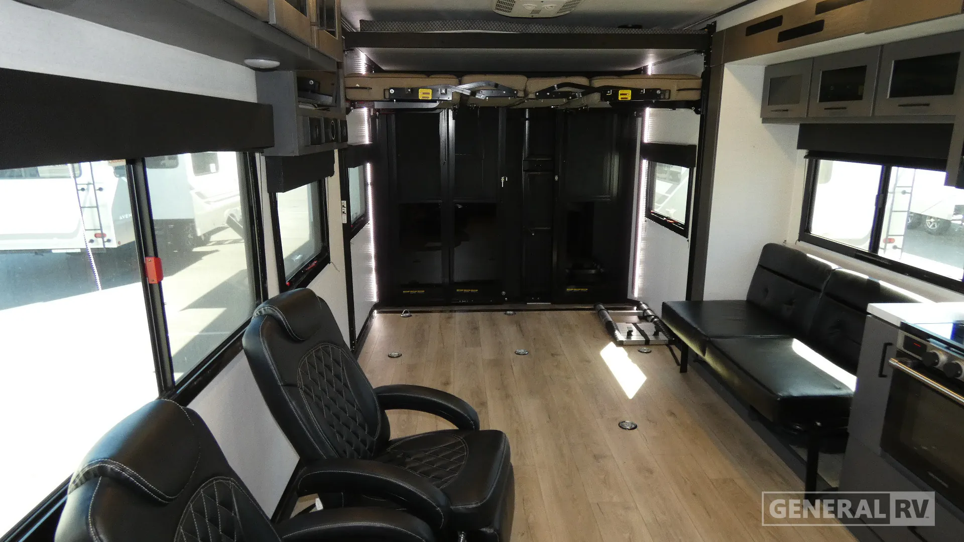 2024 Alliance RV Valor All-Access 29T18 - Photo 3