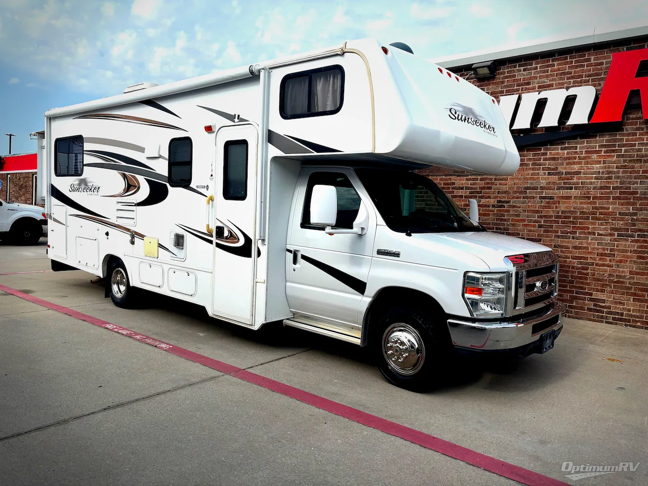 2013 Forest River Sunseeker 2500TS - Photo 2