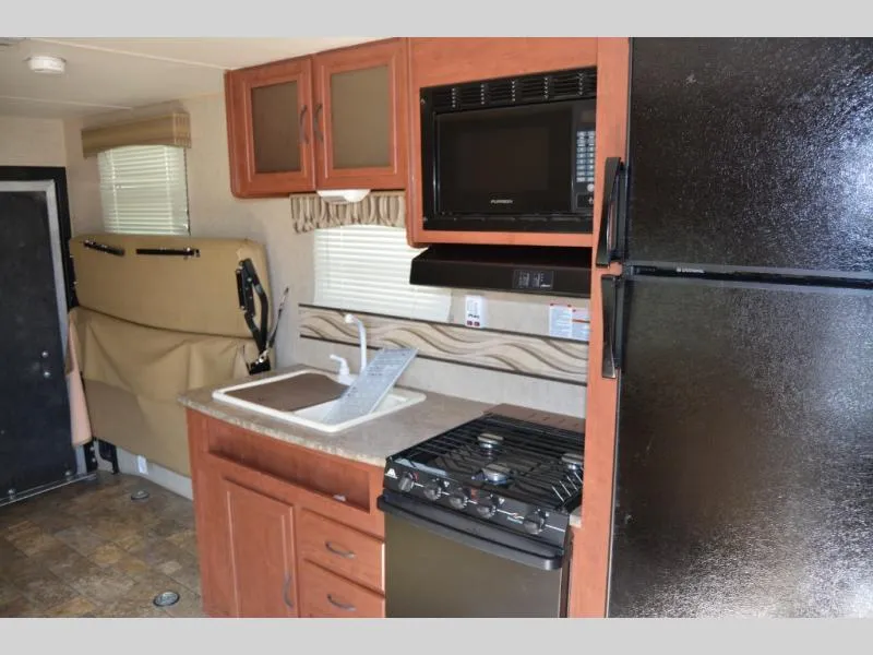 2015 Palomino Canyon Cat 25FBC - Photo 4