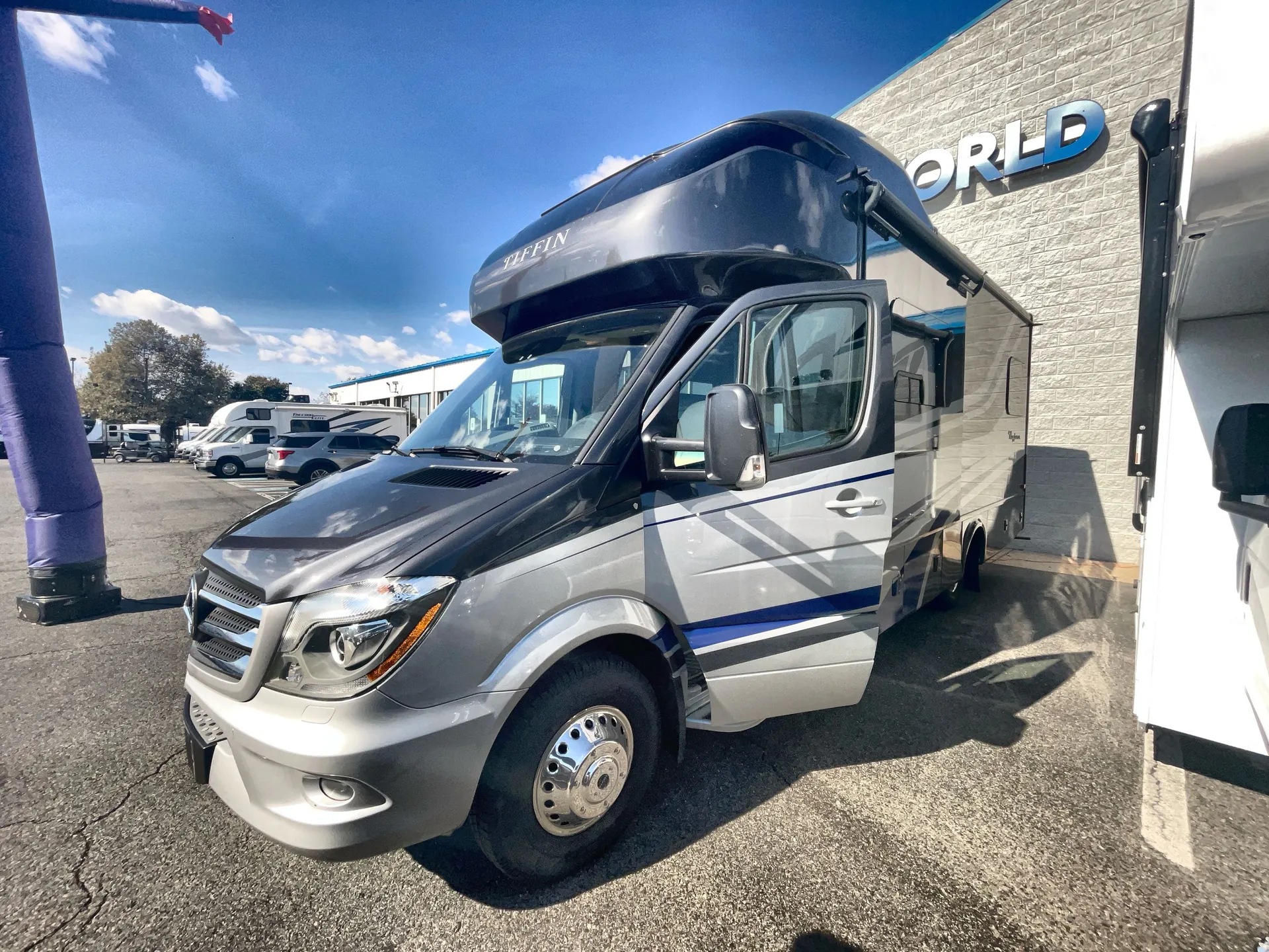 2019 Tiffin Wayfarer 25QW - Main photo