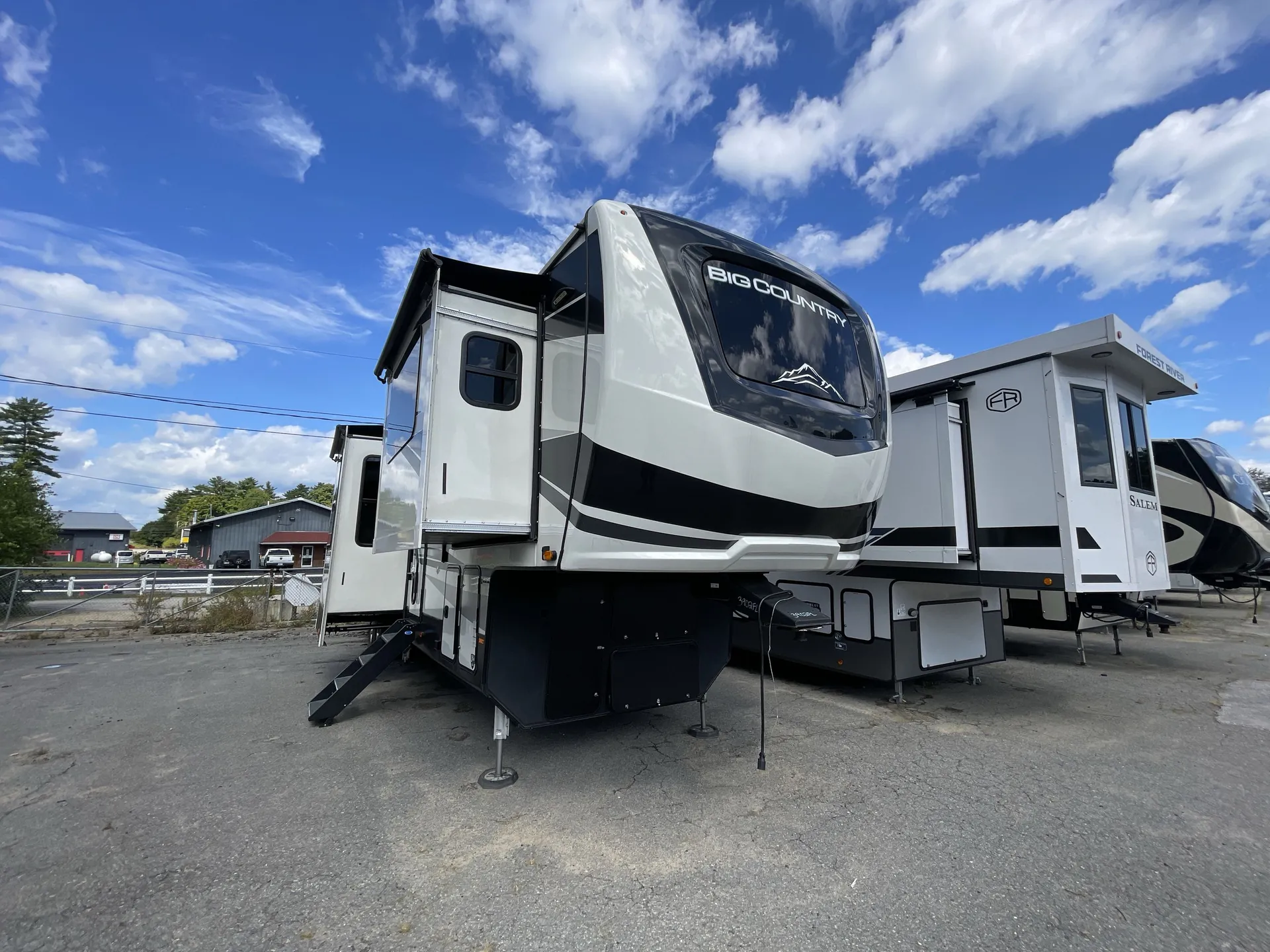 2021 Heartland Big Country 3902FL - Photo 2
