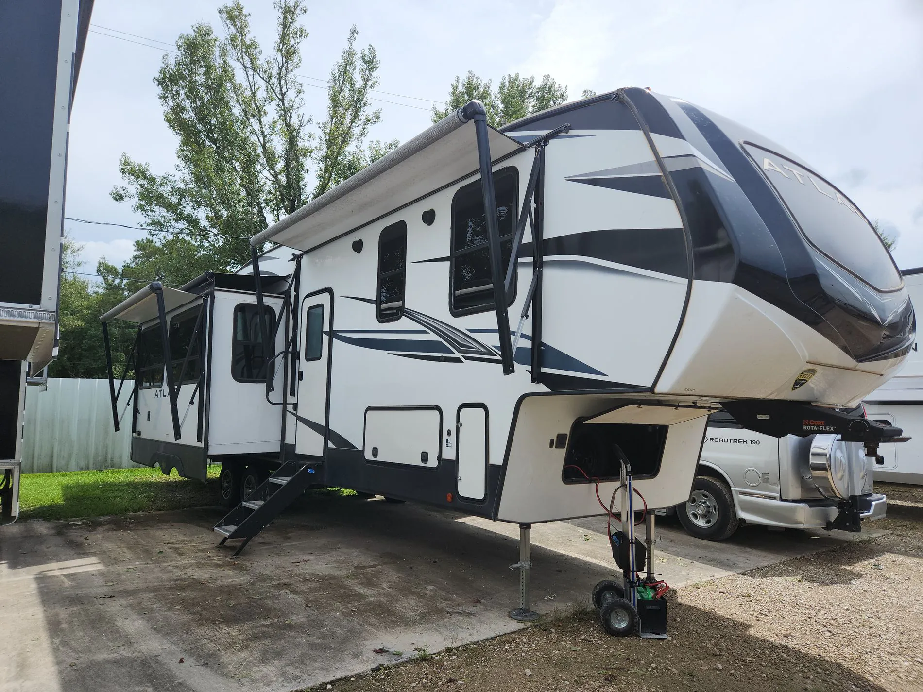 2023 Dutchmen Atlas 3342BHF dealer photo 1 from Blue Compass RV