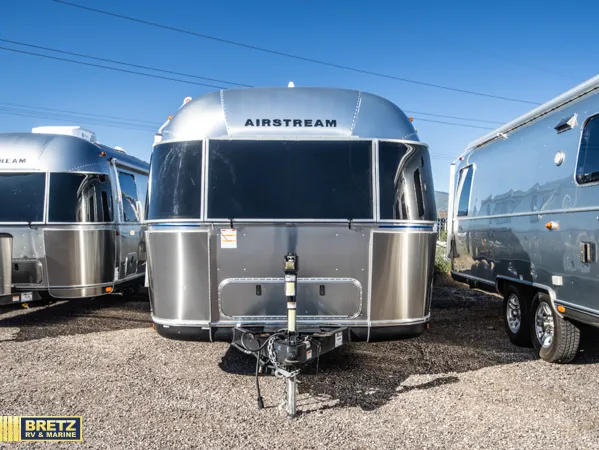 2021 Airstream Classic 33FB - Photo 3