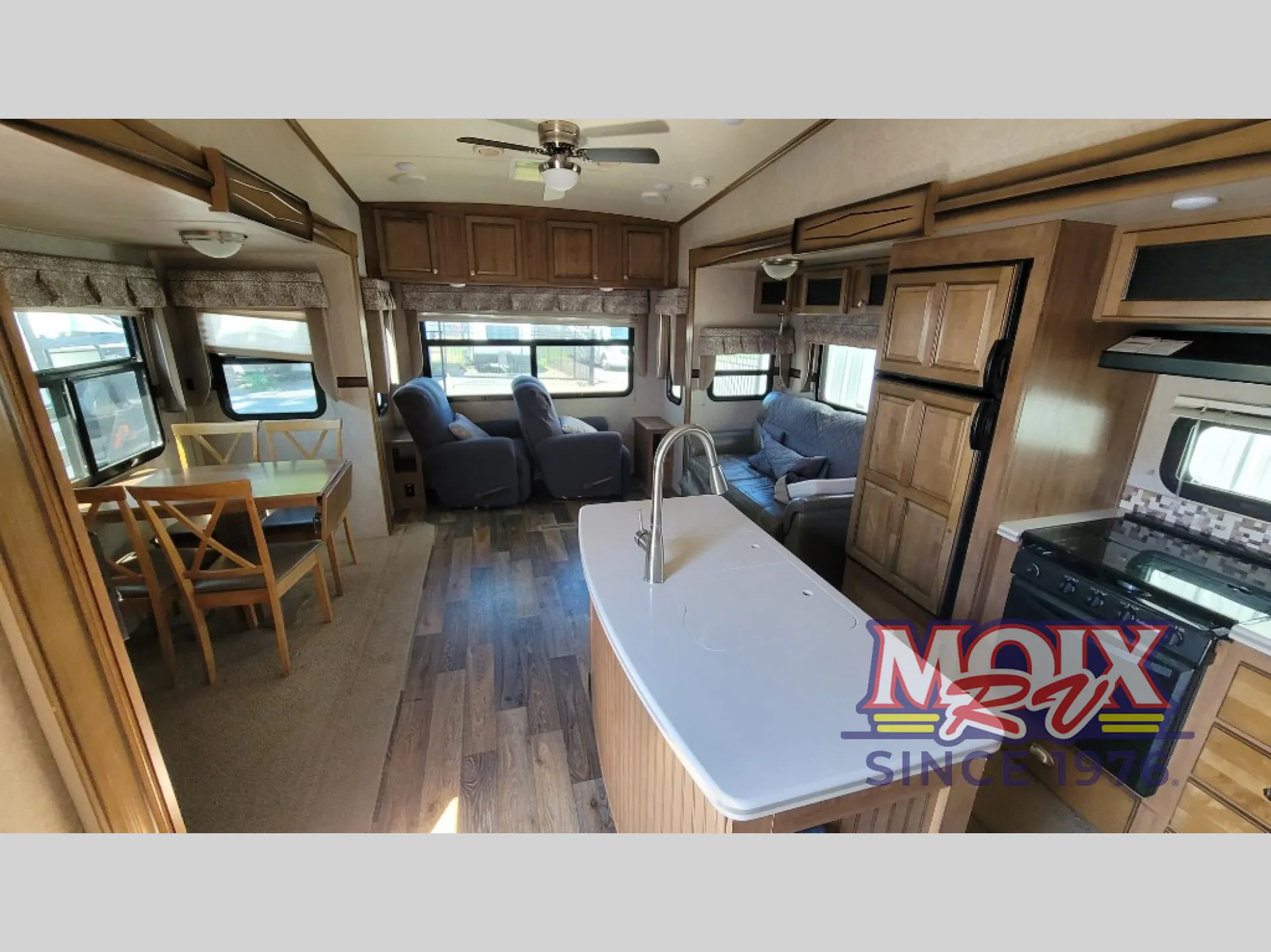2017 Forest River Rockwood Signature Ultra Lite 8289WS - Photo 3