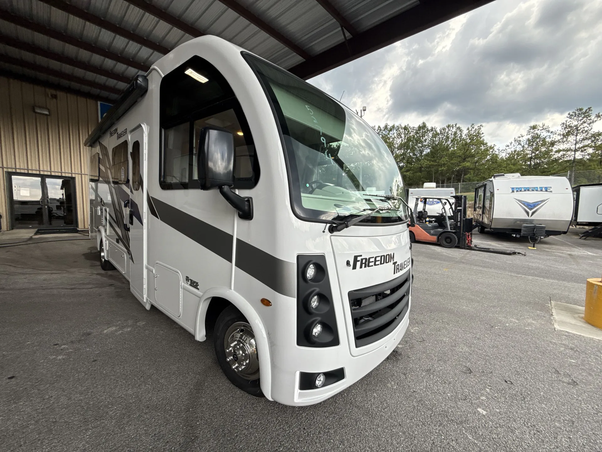 2026 Thor Motor Coach Freedom Traveler A24 - Photo 2