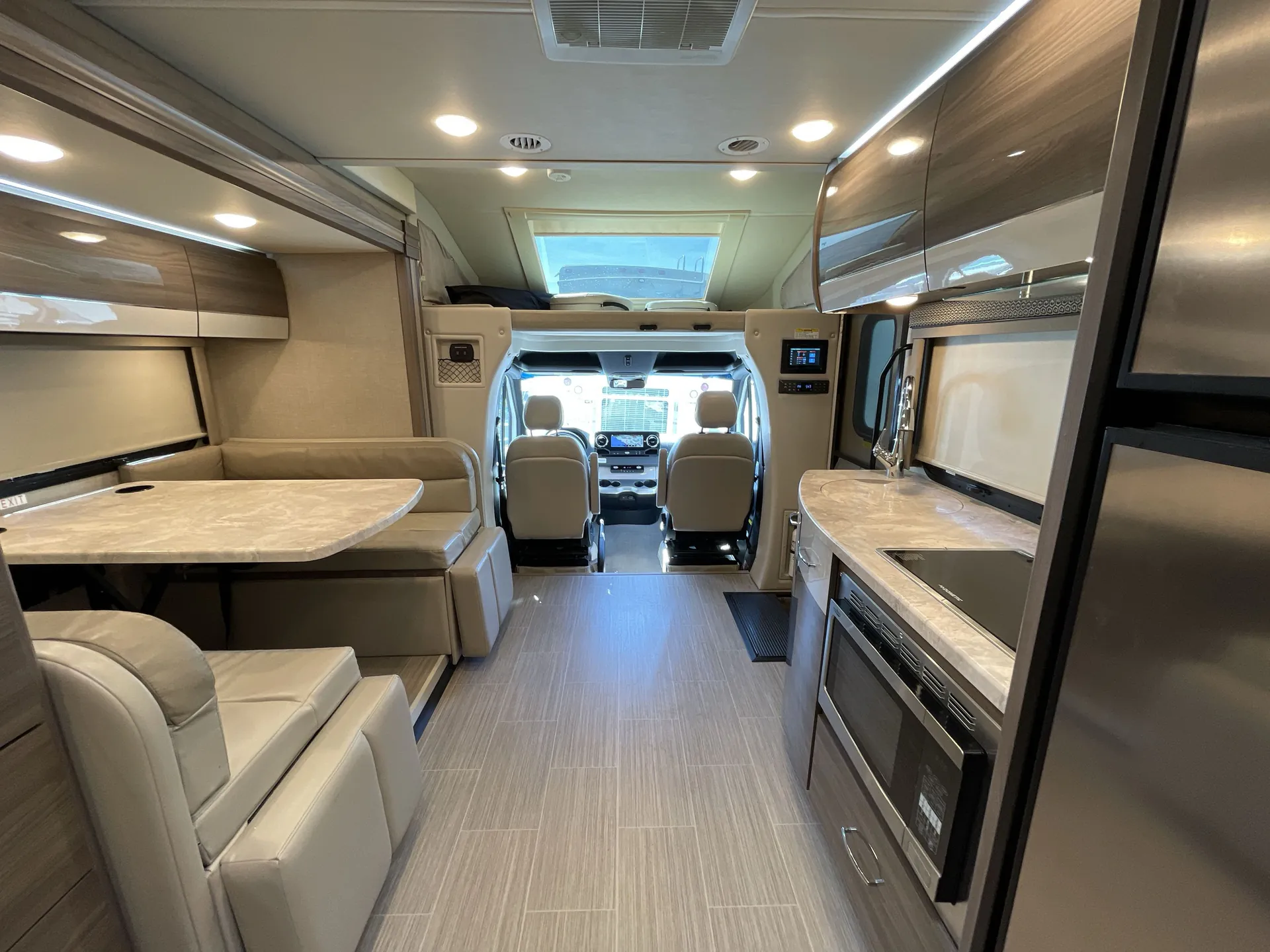2021 Thor Motor Coach Delano 24TT — living area main